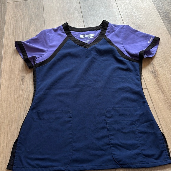 Great condition, Grey’s Anatomy Active scrub top - Picture 1 of 2